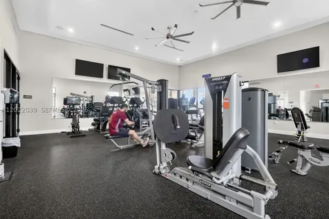10400 W 35 Way Hialeah FL 33018