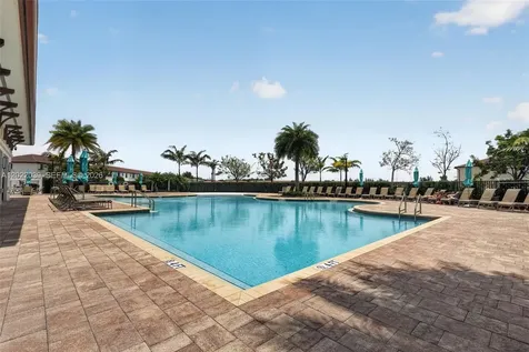 10400 W 35 Way Hialeah FL 33018