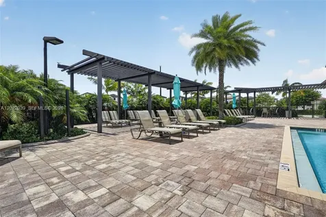 10400 W 35 Way Hialeah FL 33018