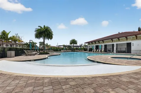 10400 W 35 Way Hialeah FL 33018
