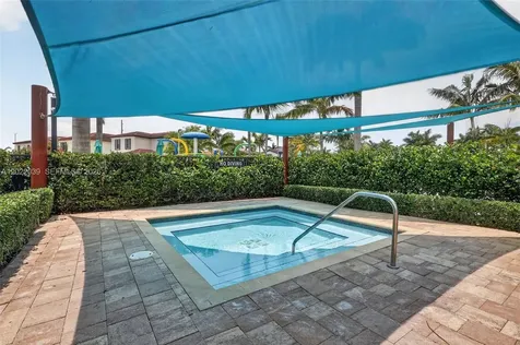 10400 W 35 Way Hialeah FL 33018