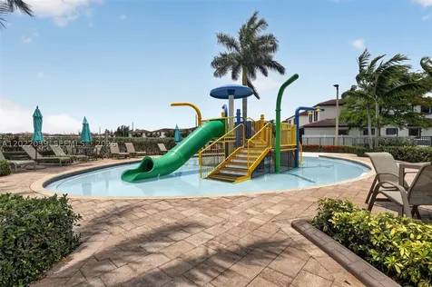 10400 W 35 Way Hialeah FL 33018