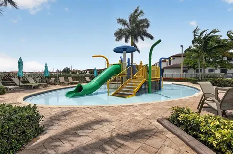 10400 W 35 Way Hialeah FL 33018