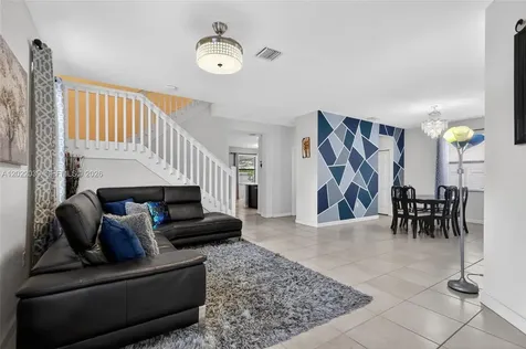 10400 W 35 Way Hialeah FL 33018