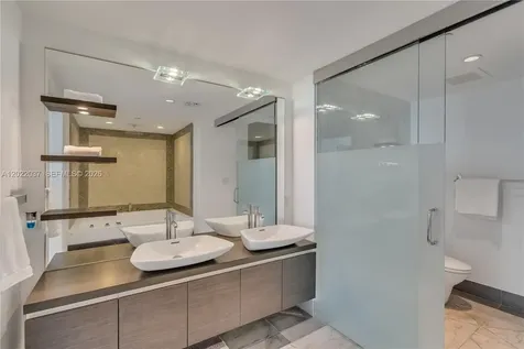 200 Biscayne Boulevard Way Miami FL 33131