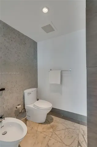 200 Biscayne Boulevard Way Miami FL 33131