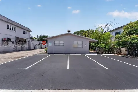 4087-4095 N Andrews Avenue Oakland Park FL 33309