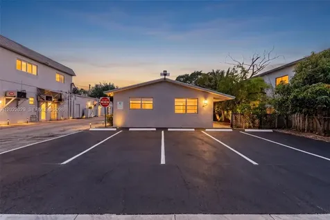 4087-4095 N Andrews Avenue Oakland Park FL 33309
