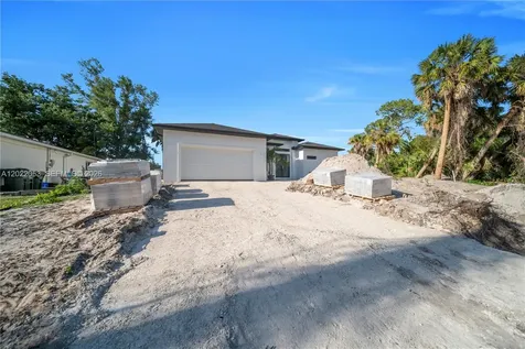 3286 Eagle Pass Street North Port FL 34286