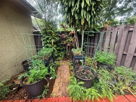 13440 SW 108th St Circle N Miami FL 33186