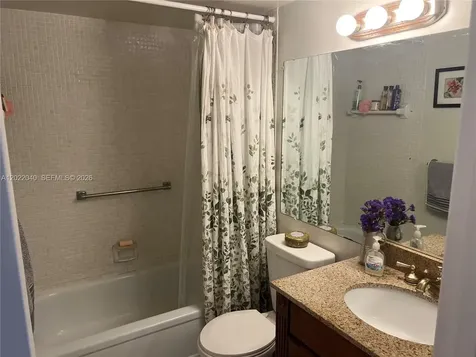 4052 E Harwood E Deerfield Beach FL 33442