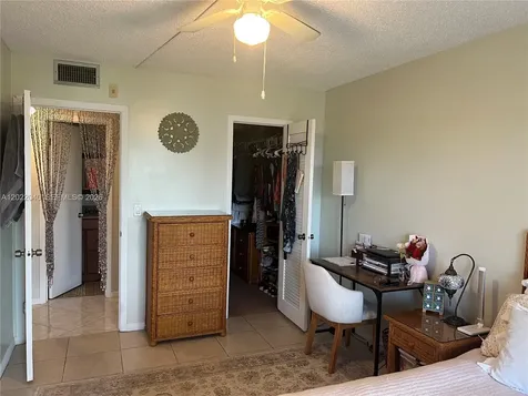 4052 E Harwood E Deerfield Beach FL 33442