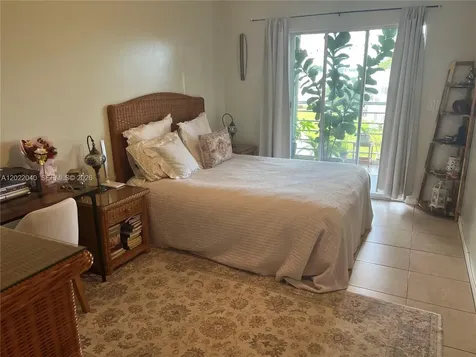 4052 E Harwood E Deerfield Beach FL 33442