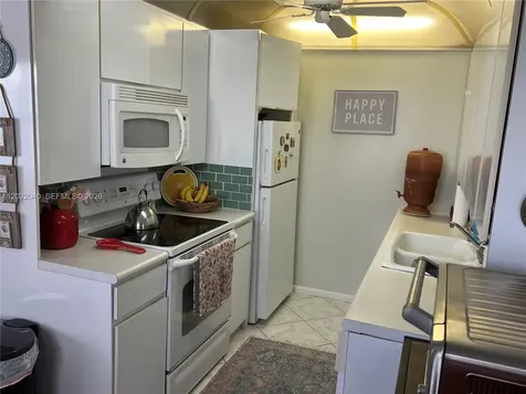 4052 E Harwood E Deerfield Beach FL 33442
