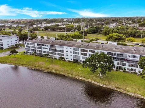 4052 E Harwood E Deerfield Beach FL 33442