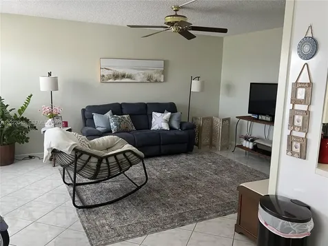 4052 E Harwood E Deerfield Beach FL 33442