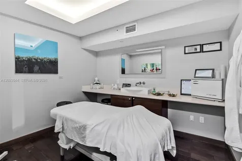 15811 Collins Avenue Sunny Isles Beach FL 33160