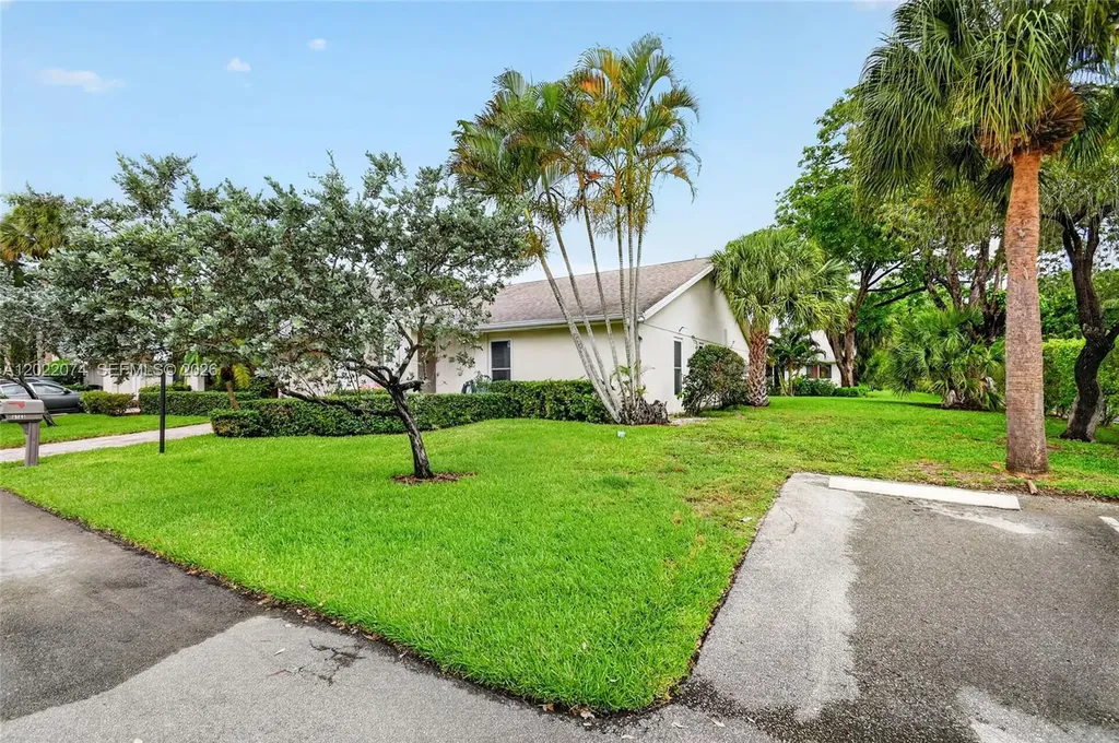 6989 Clover Court Lake Worth FL 33467