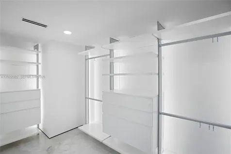 9 Island Avenue Miami Beach FL 33139