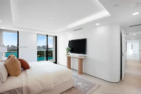 9 Island Avenue Miami Beach FL 33139