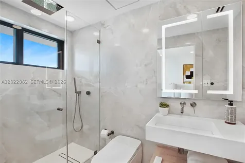 9 Island Avenue Miami Beach FL 33139