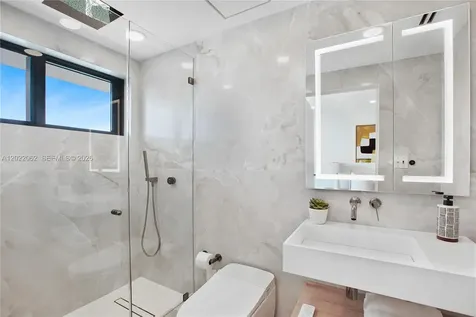 9 Island Avenue Miami Beach FL 33139