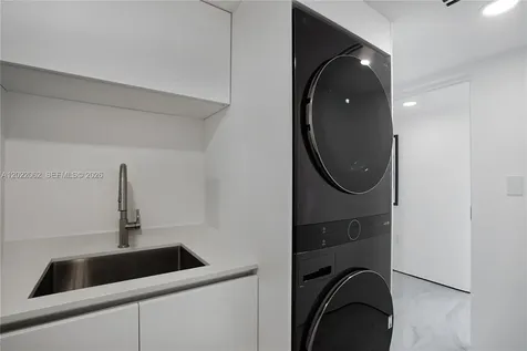 9 Island Avenue Miami Beach FL 33139