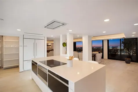 9 Island Avenue Miami Beach FL 33139
