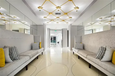9 Island Avenue Miami Beach FL 33139