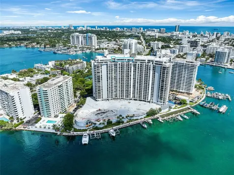 9 Island Avenue Miami Beach FL 33139