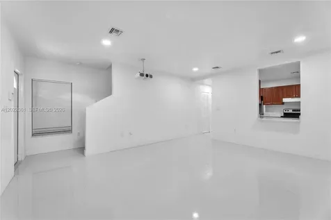 1541 NW 1st Court Miami FL 33136