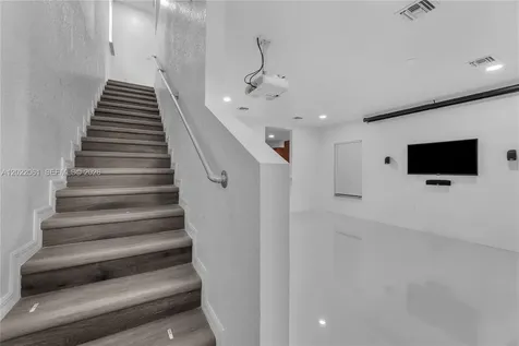 1541 NW 1st Court Miami FL 33136