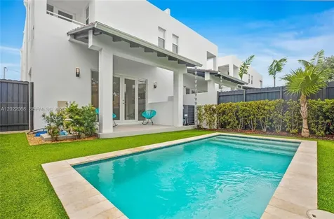 3657 SW 26th Street Miami FL 33133