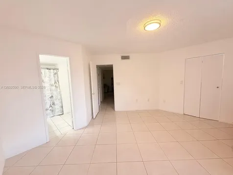 9443 Fontainebleau Boulevard Miami FL 33172