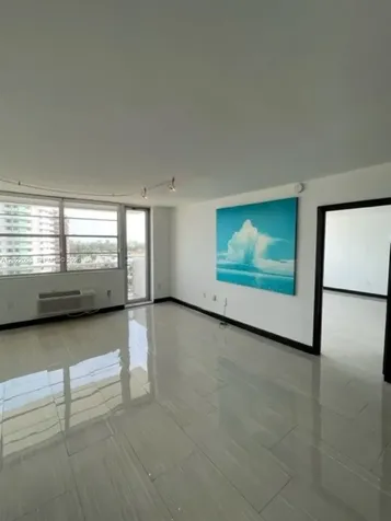 5313 Collins Avenue Miami Beach FL 33140