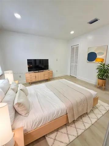 2652 SW 34th Avenue Miami FL 33133
