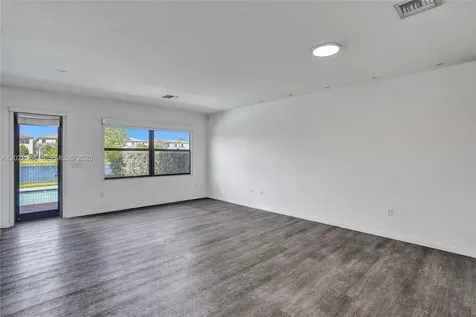 643 NE 191st Terrace Miami FL 33179