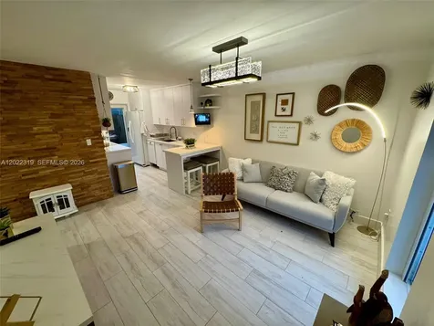 1121 SW 7th Street Miami FL 33130