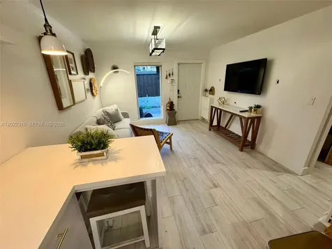 1121 SW 7th Street Miami FL 33130