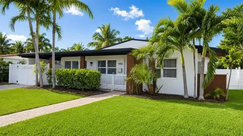 1155 Hayes Street Hollywood FL 33019