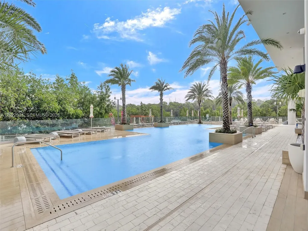 16385 N Biscayne Boulevard North Miami Beach FL 33160