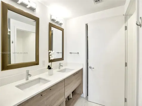 16385 N Biscayne Boulevard North Miami Beach FL 33160