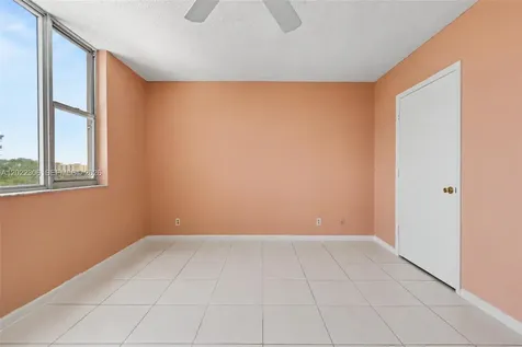 4330 Hillcrest Drive Hollywood FL 33021