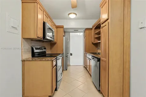 4330 Hillcrest Drive Hollywood FL 33021
