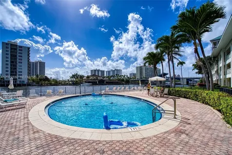 2881 NE 32nd Street Fort Lauderdale FL 33306