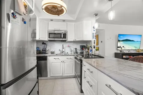 181 Lyndhurst L Deerfield Beach FL 33442