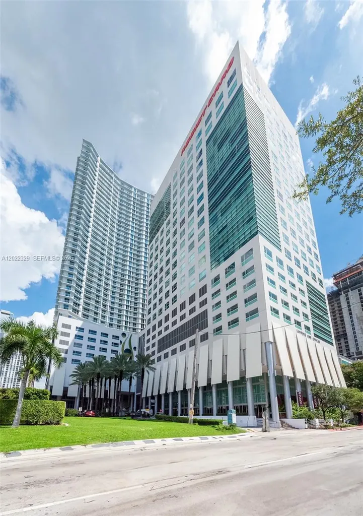 185 SW 7th Street Miami FL 33130