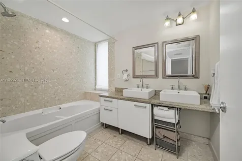 185 SW 7th Street Miami FL 33130
