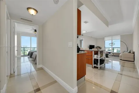 185 SW 7th Street Miami FL 33130