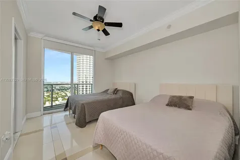 185 SW 7th Street Miami FL 33130